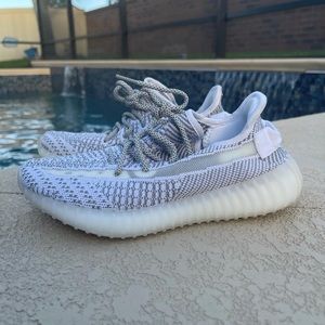 Yeezy 350 v2 Static